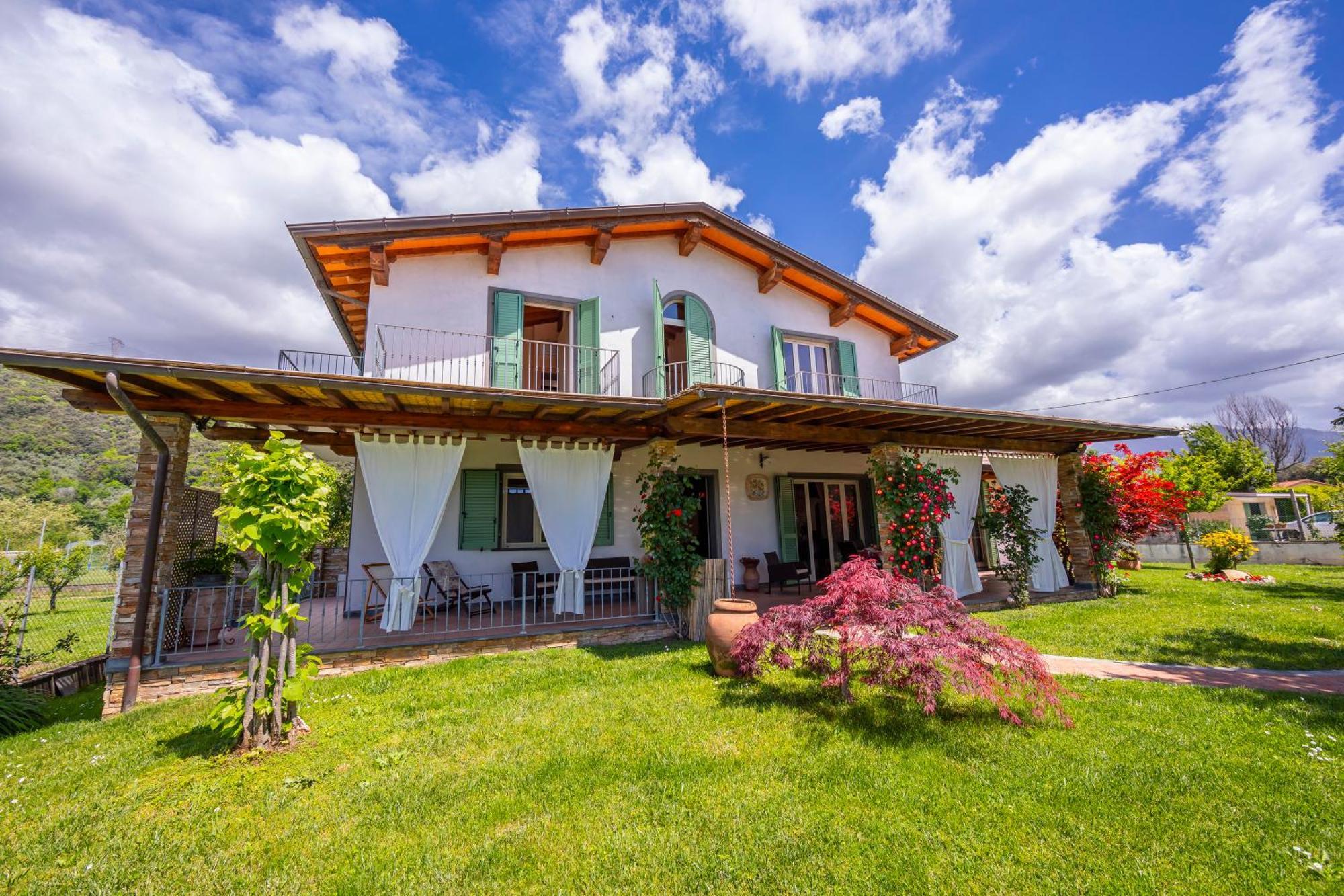 Villa Clara few min from sea Pietrasanta Exteriör bild