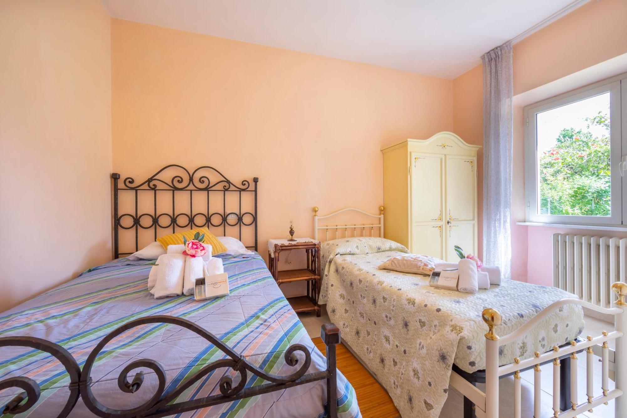 Villa Clara few min from sea Pietrasanta Exteriör bild